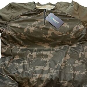 Wulibike Men's Biking 1/4 Zip Camouflage Biking Shirt. NWT. Size Medium.